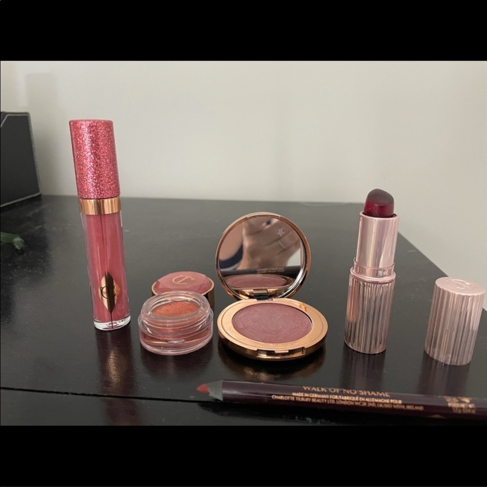 Charlotte Tilbury lip and cheek cream blush